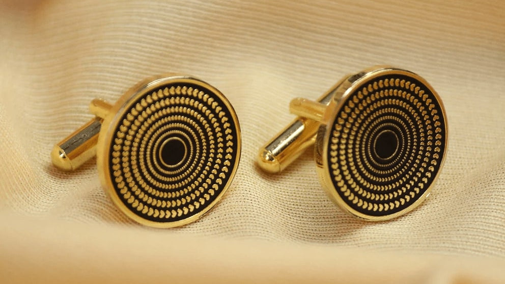 Men’s Accessories and How to Wear Them